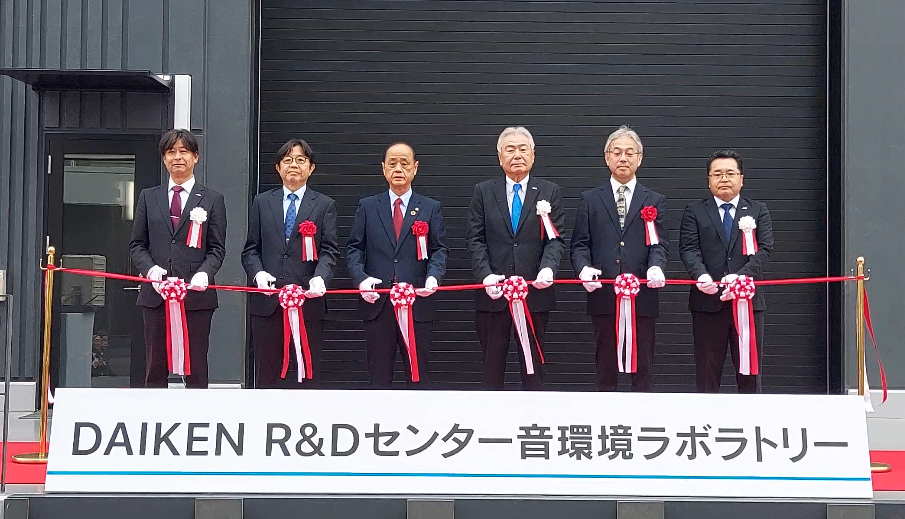 屋外設置用の給湯器とふろがまは囲わない！ 日本ガス石油機器工業会がチラシを作成